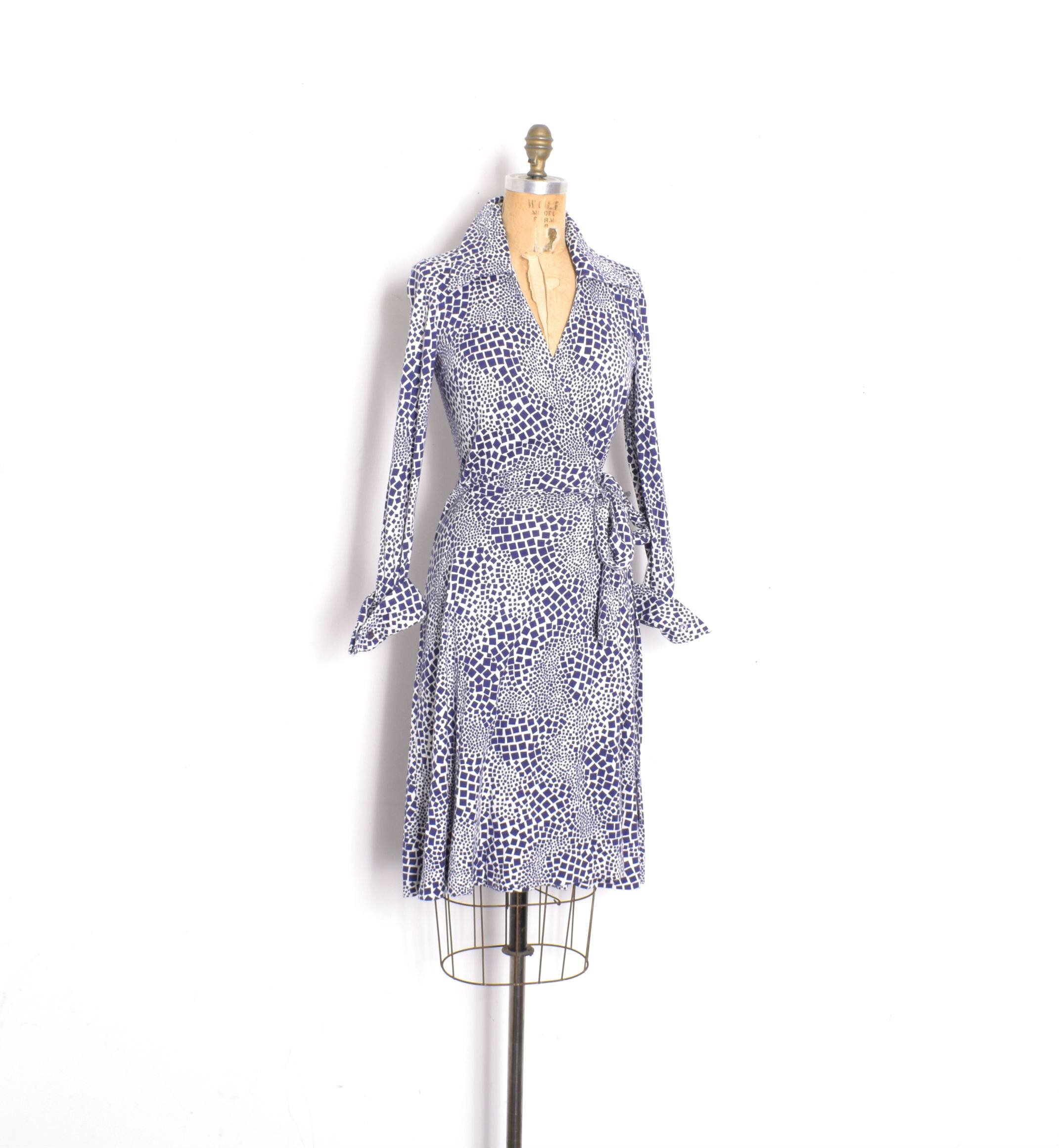 1970s Diane von Furstenberg Wrap Dress-S/M — La Poubelle Vintage
